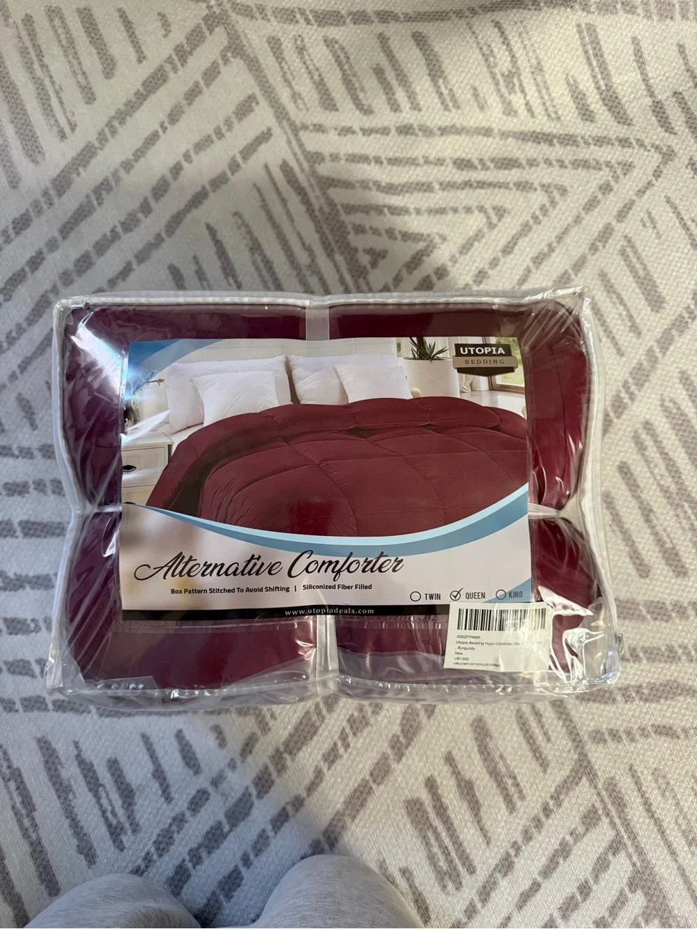 BRAND NEW UTOPIA BEDDING Burgundy Alternative Comforter & sheet - QUEEN SIZE